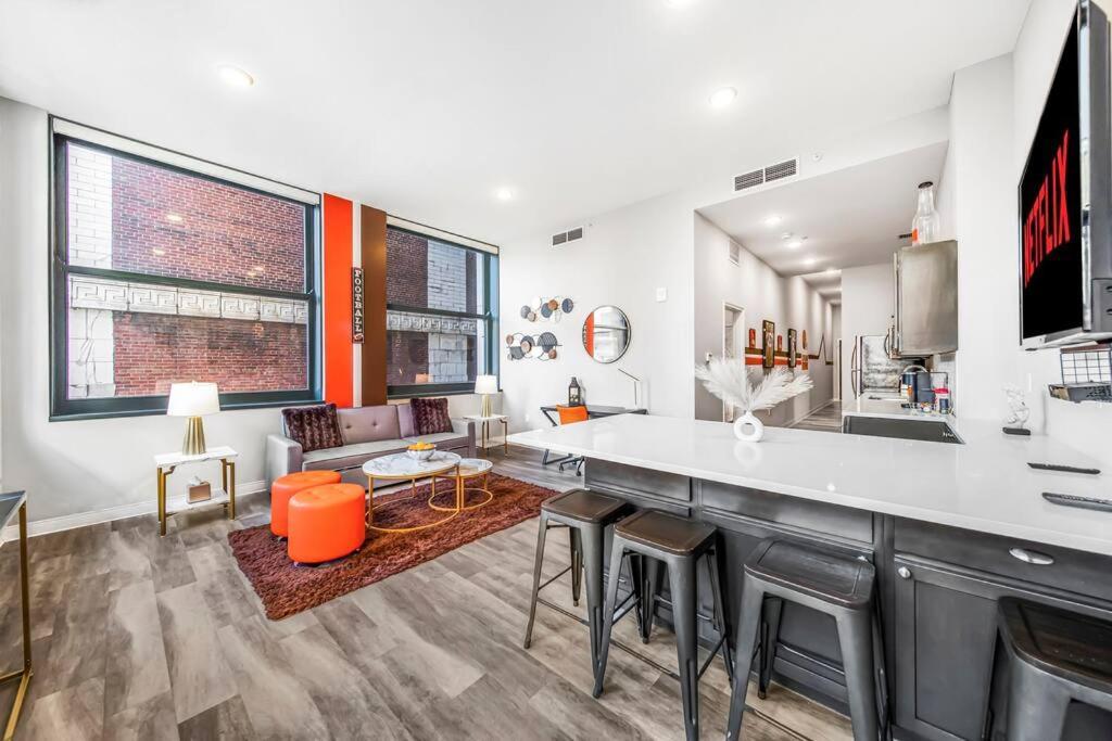 Heart Of Dt With Corner View And With Free Pool & Steam 307 Apartamento Cleveland Exterior foto