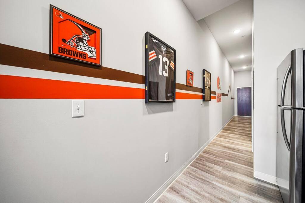 Heart Of Dt With Corner View And With Free Pool & Steam 307 Apartamento Cleveland Exterior foto