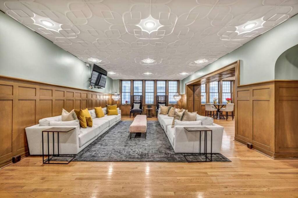 Heart Of Dt With Corner View And With Free Pool & Steam 307 Apartamento Cleveland Exterior foto