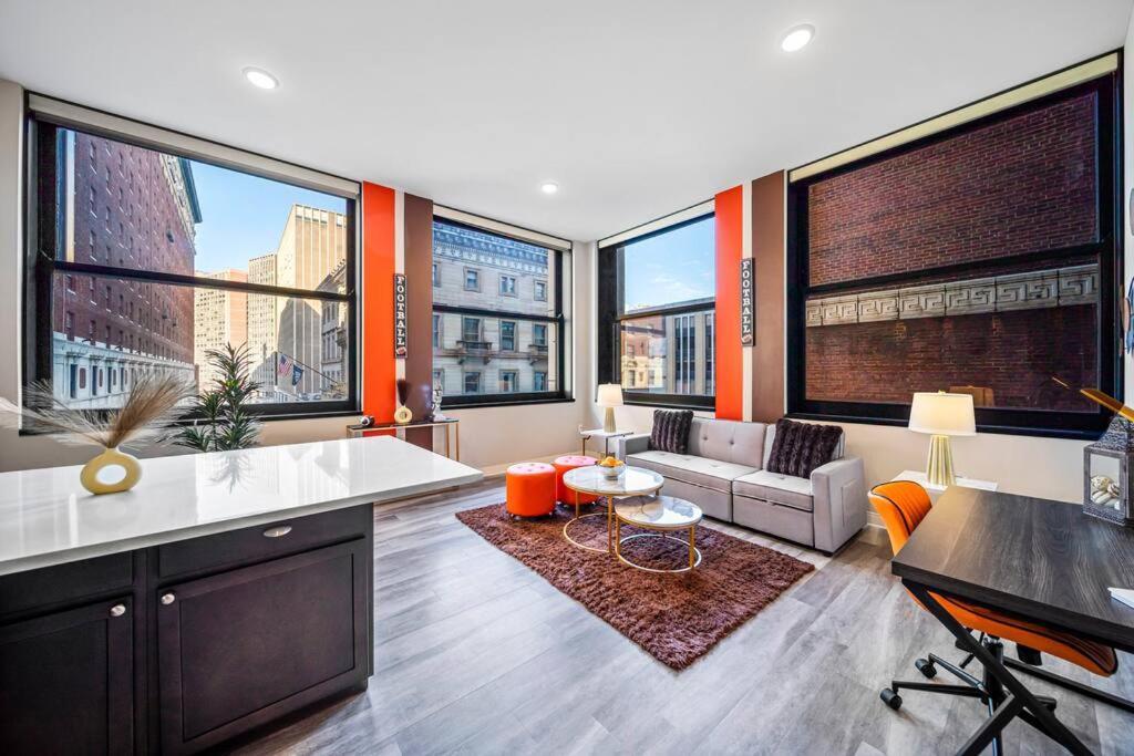 Heart Of Dt With Corner View And With Free Pool & Steam 307 Apartamento Cleveland Exterior foto